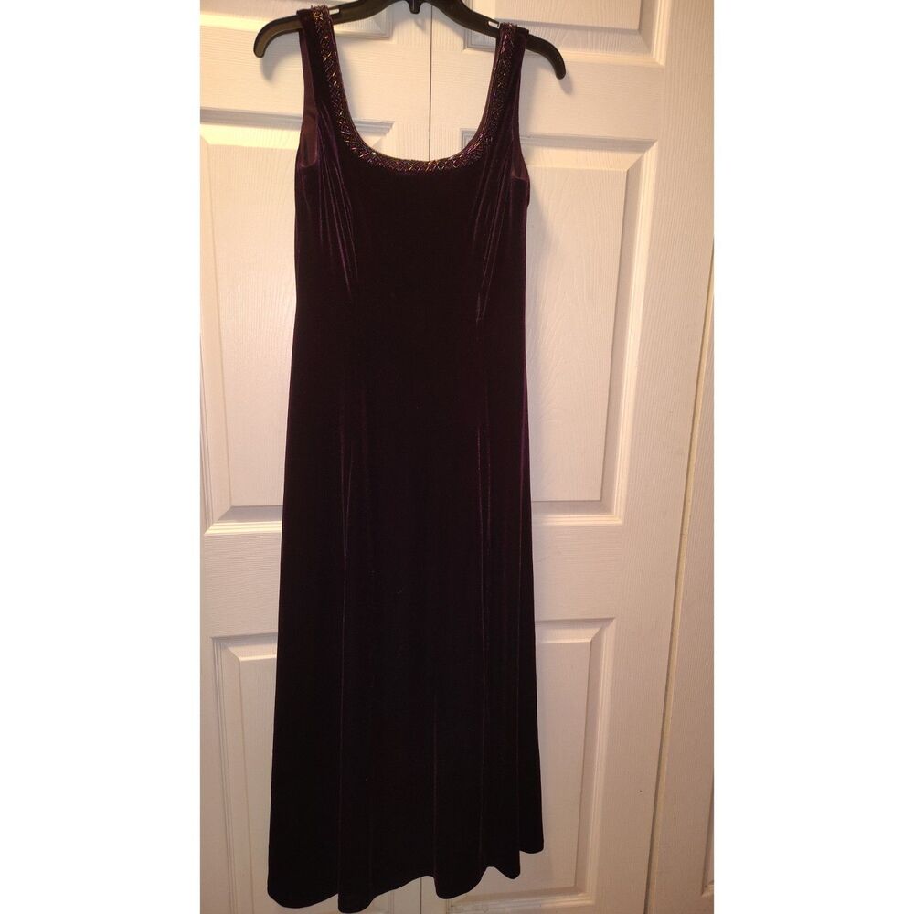 J.R. Nites Petites by Caliendo‎ 8p Dark Purple Sleeveless Maxi Dress